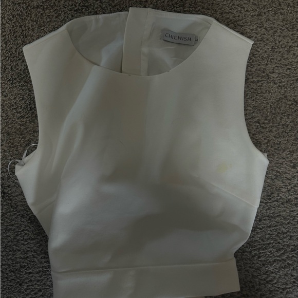 White top with a tie bow - Picture 1 of 1